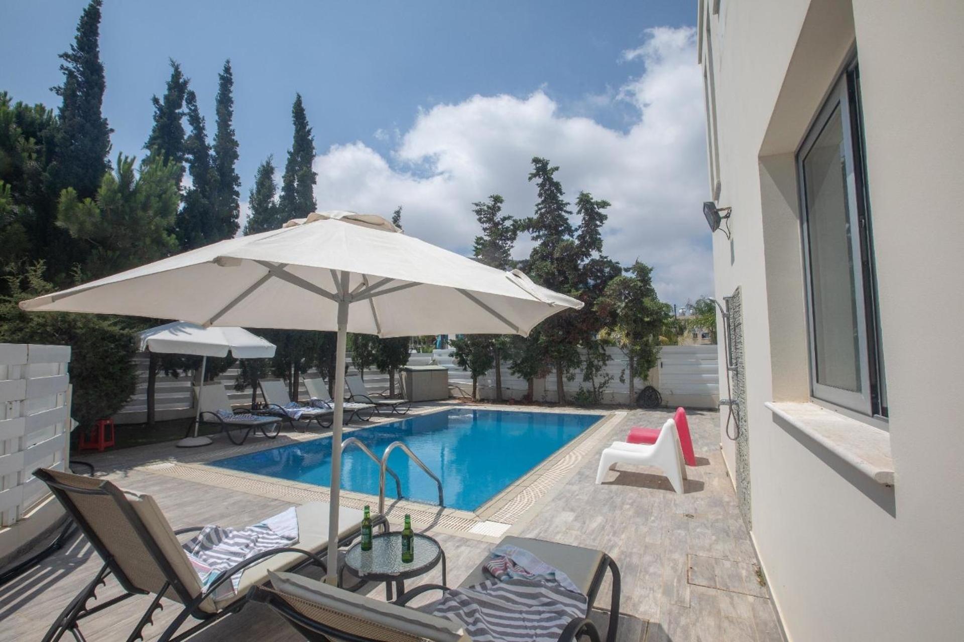 Ferienhaus mit Privatpool für 7 Personen ca 145 qm in Pernera, Südküste von Zypern