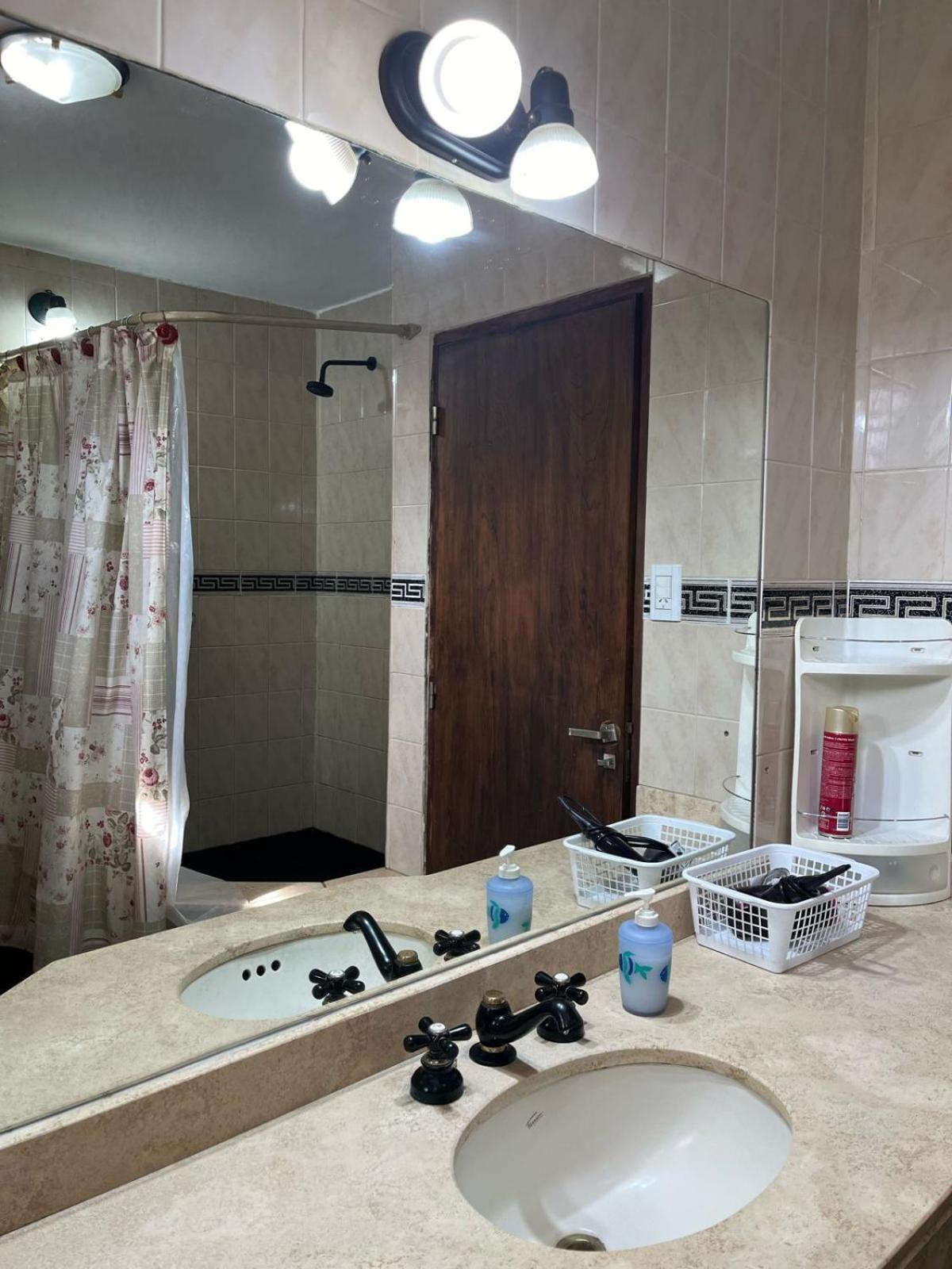 CASA GRAND BOURG CON MAGNÍFICA VISTA Y PILETA
