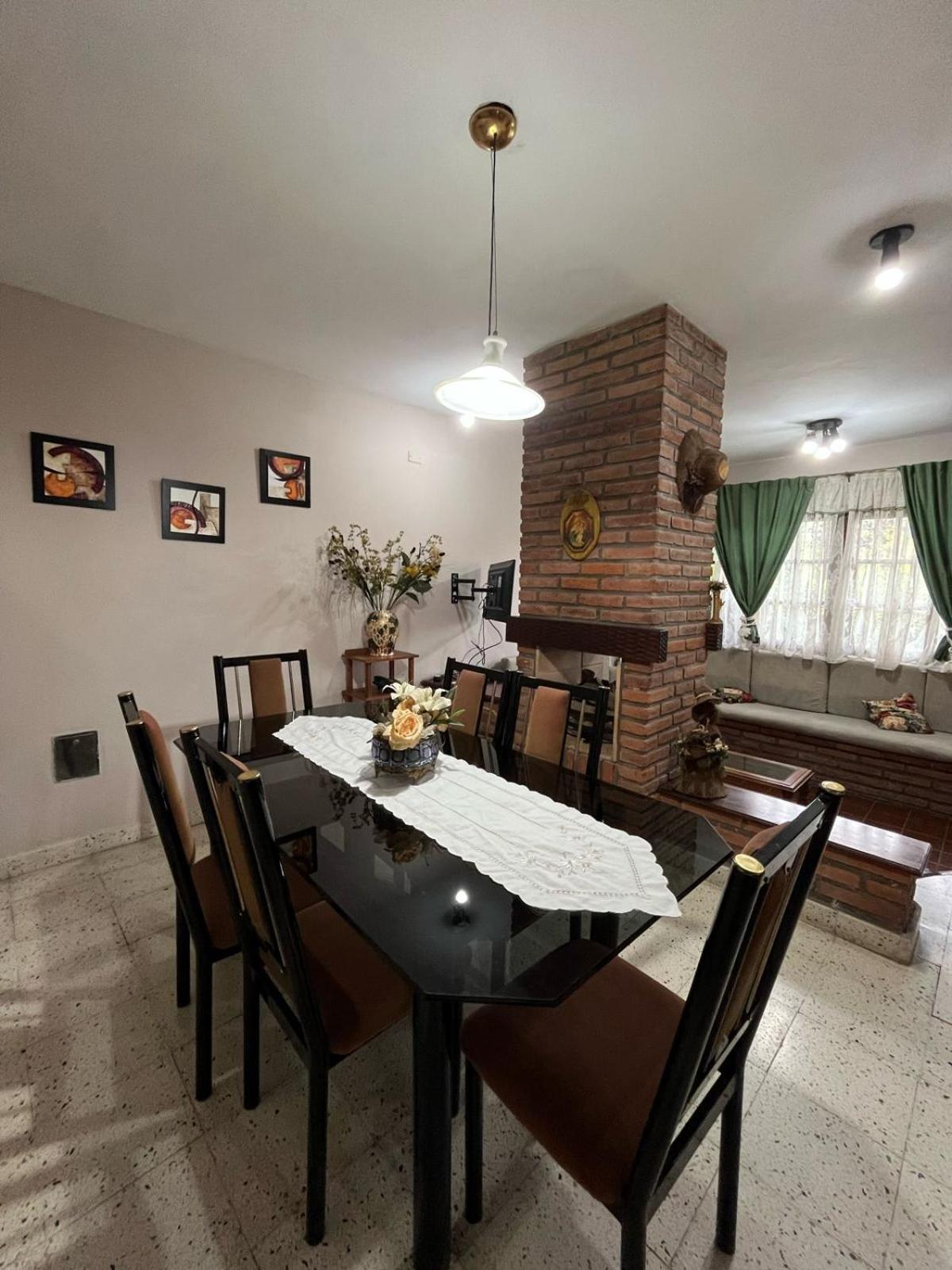 CASA GRAND BOURG CON MAGNÍFICA VISTA Y PILETA