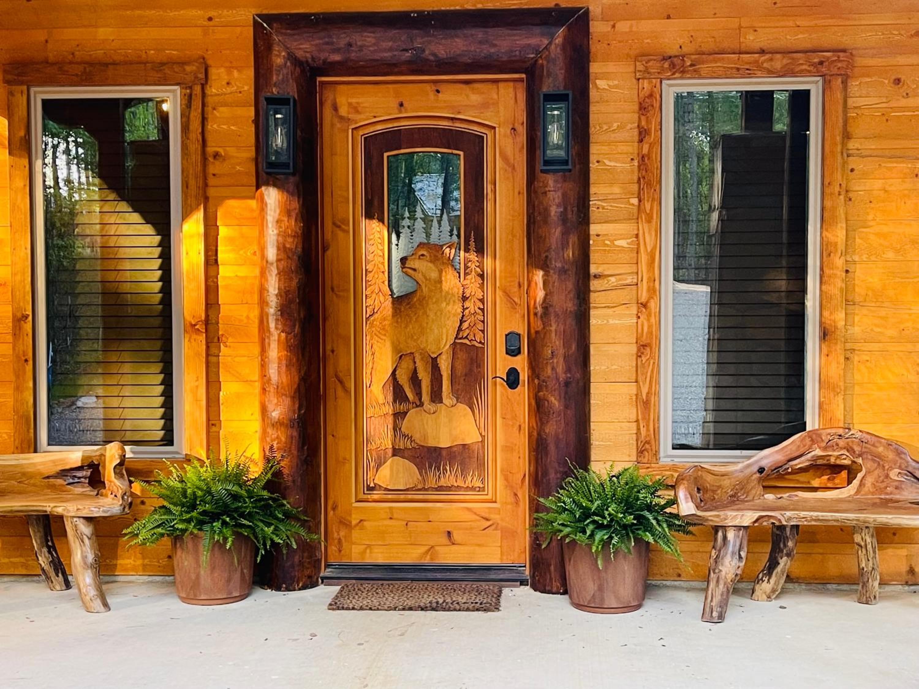 Hotel Wolf Creek Luxury Cabin - Image 1