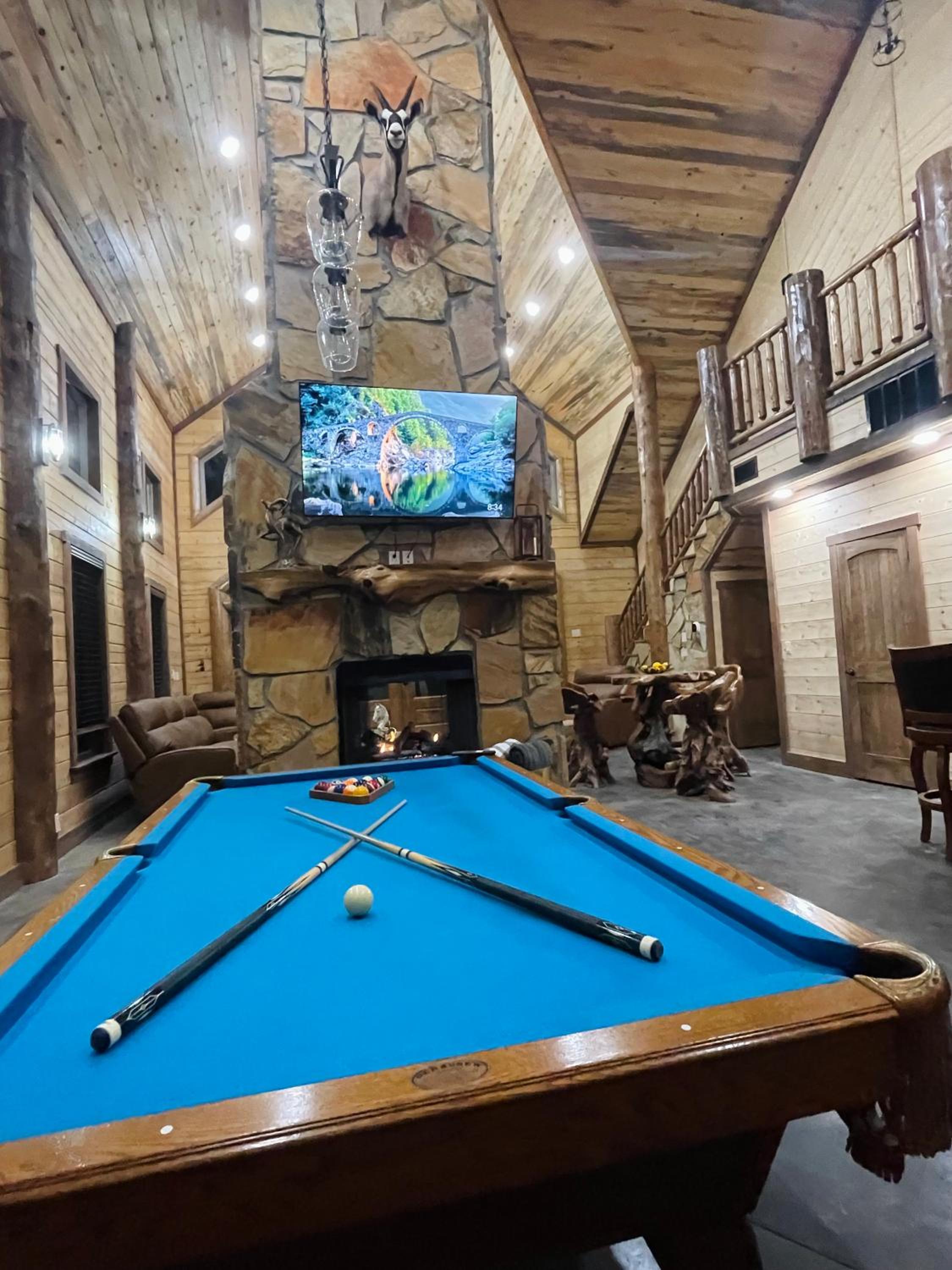 Wolf Creek Luxury Cabin view 4