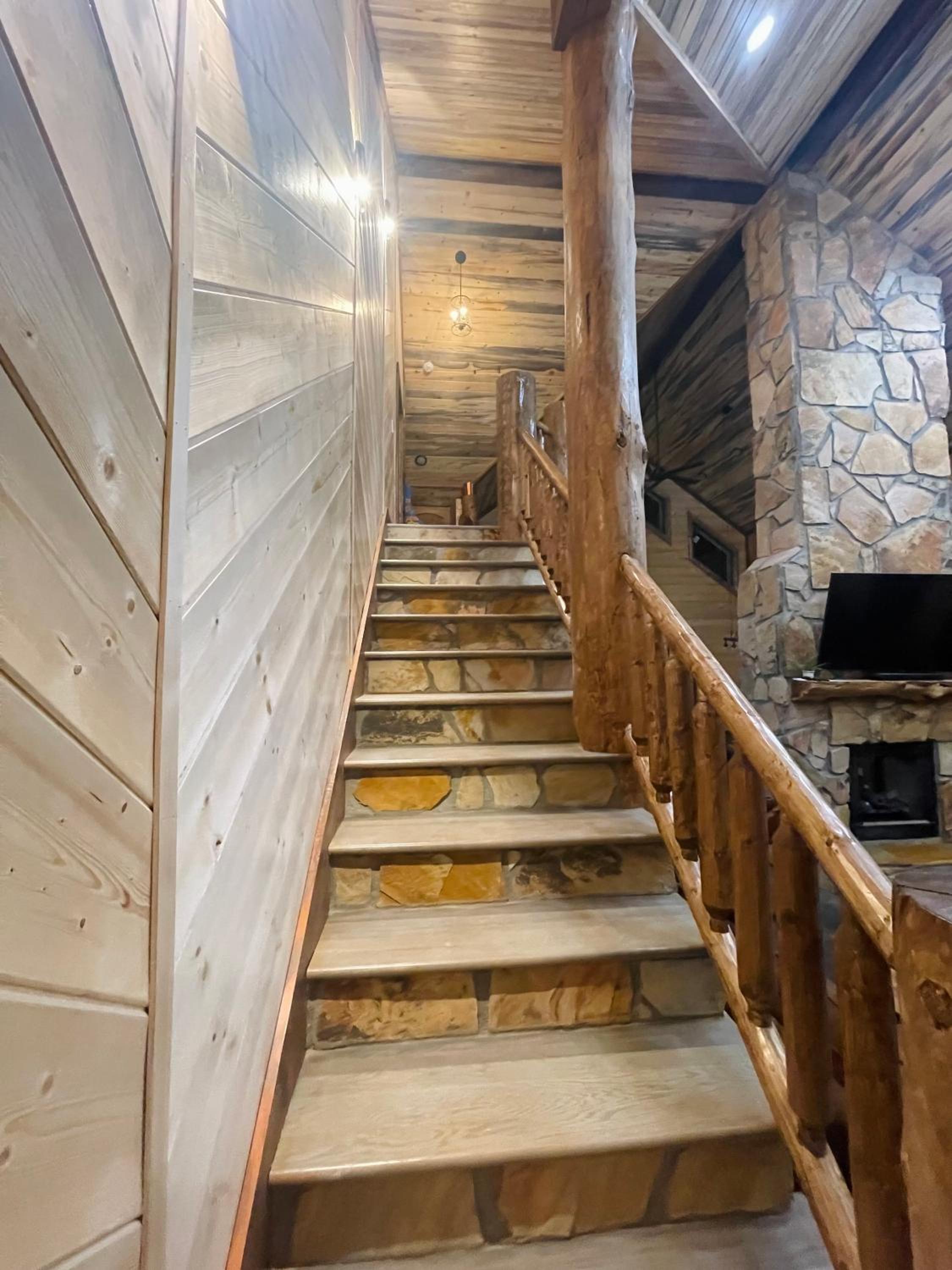 Wolf Creek Luxury Cabin view 2