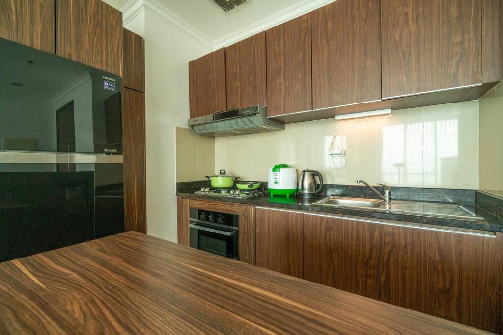 Luxury 2BR Top of Mall Kuningan central JKT, SCBD view 4