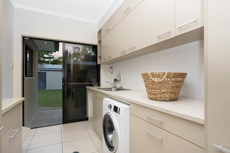 Luxury Style Living 20 minutes from CBD