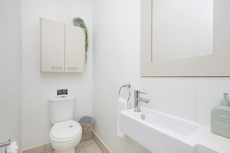 Luxury Style Living 20 minutes from CBD