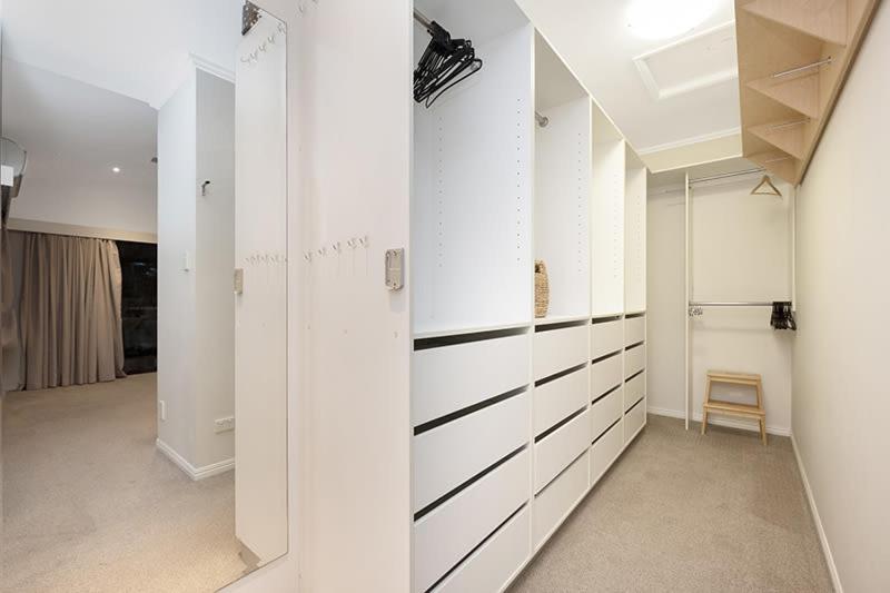 Luxury Style Living 20 minutes from CBD