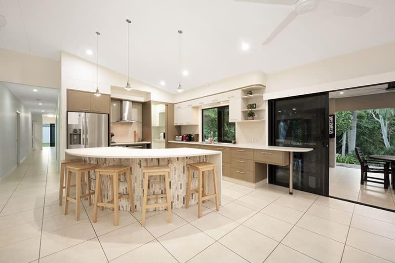 Luxury Style Living 20 minutes from CBD