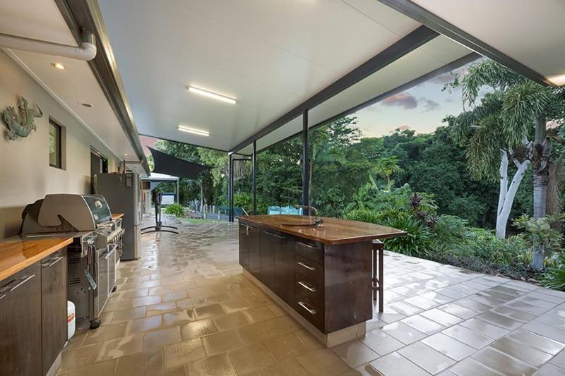 Luxury Style Living 20 minutes from CBD