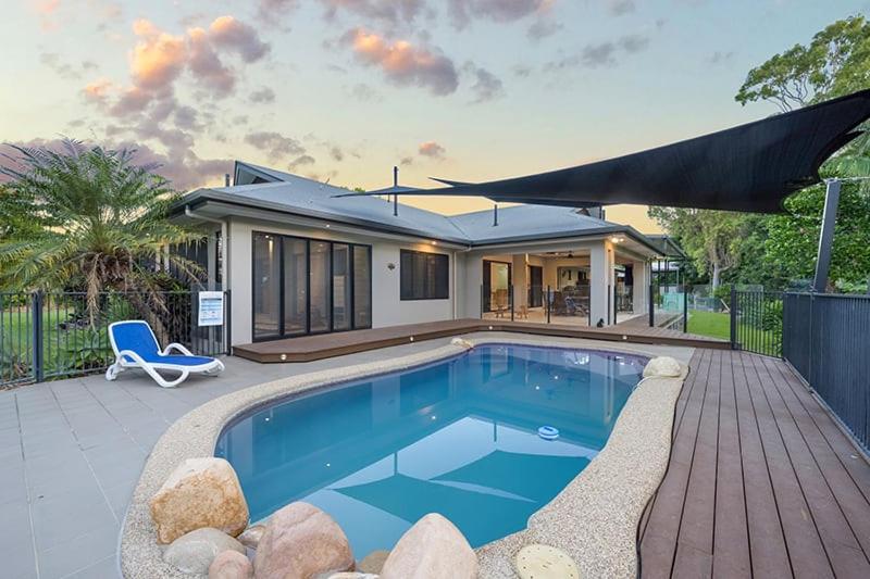 Luxury Style Living 20 minutes from CBD