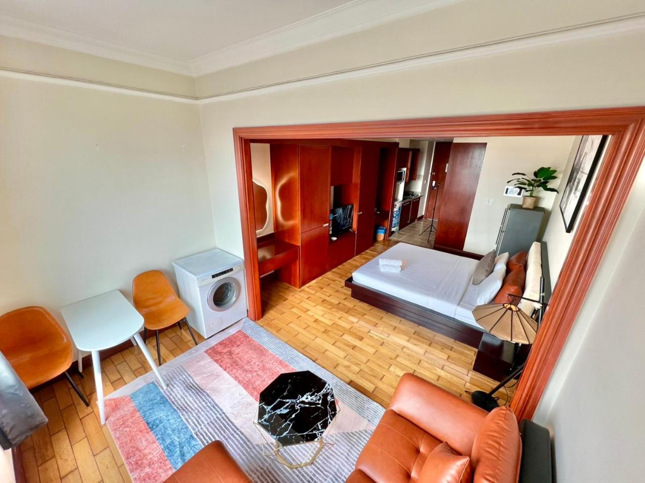 Cheng's Apartment