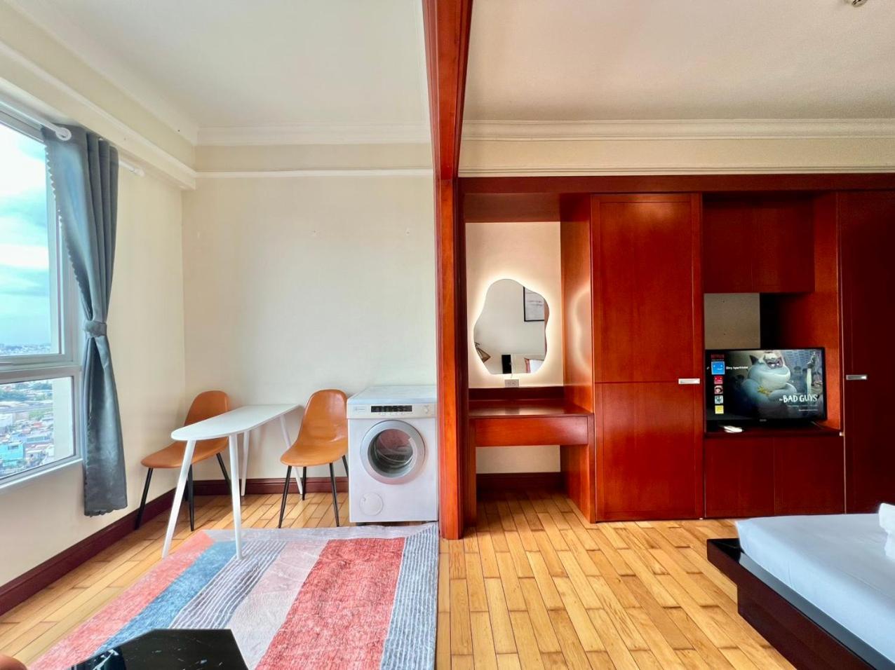 Cheng's Apartment