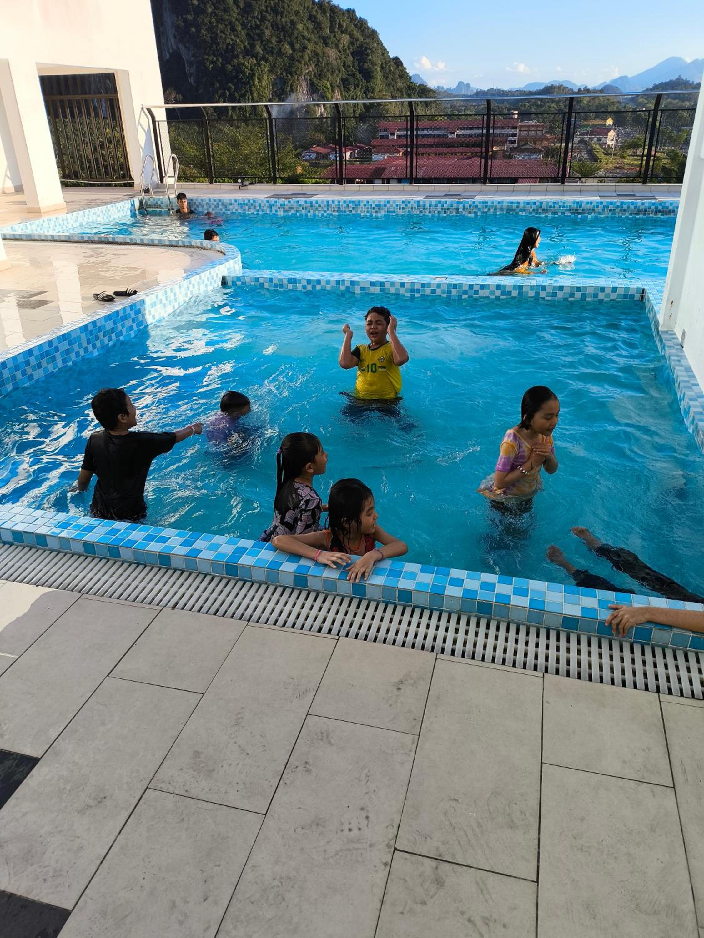 Photo 8