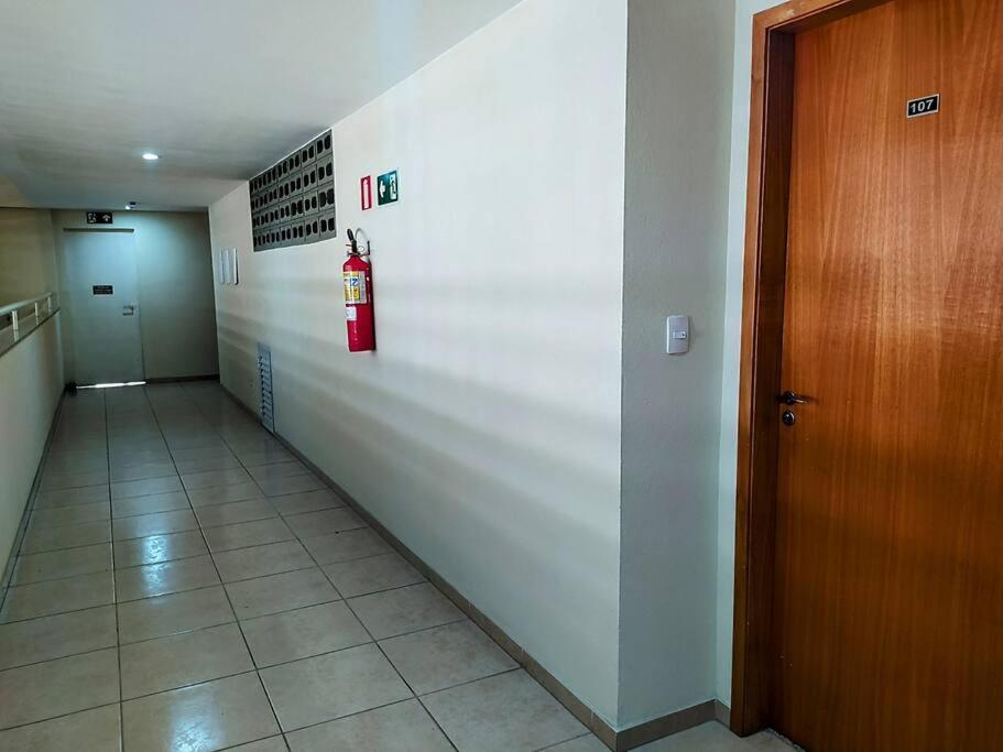 Maria Apê 07 São Mateus l Garagem l WiFi l Térreo l Um minuto do shopping independência