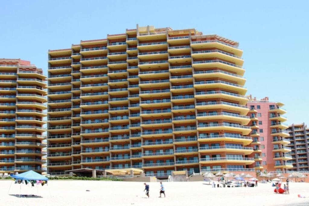 Hotel Luxurious 1 Bedroom Ocean Front in Las Palomas - Image 1