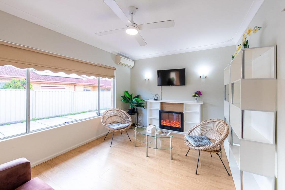 Henley Beach Seaside Escape