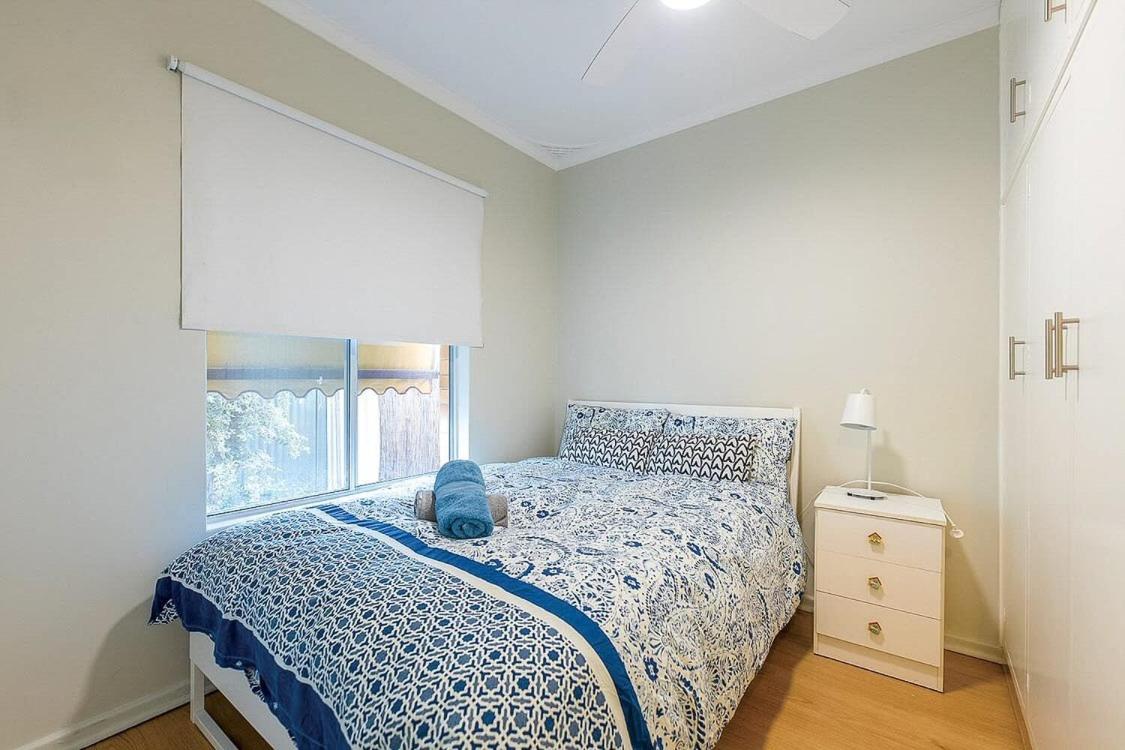Henley Beach Seaside Escape