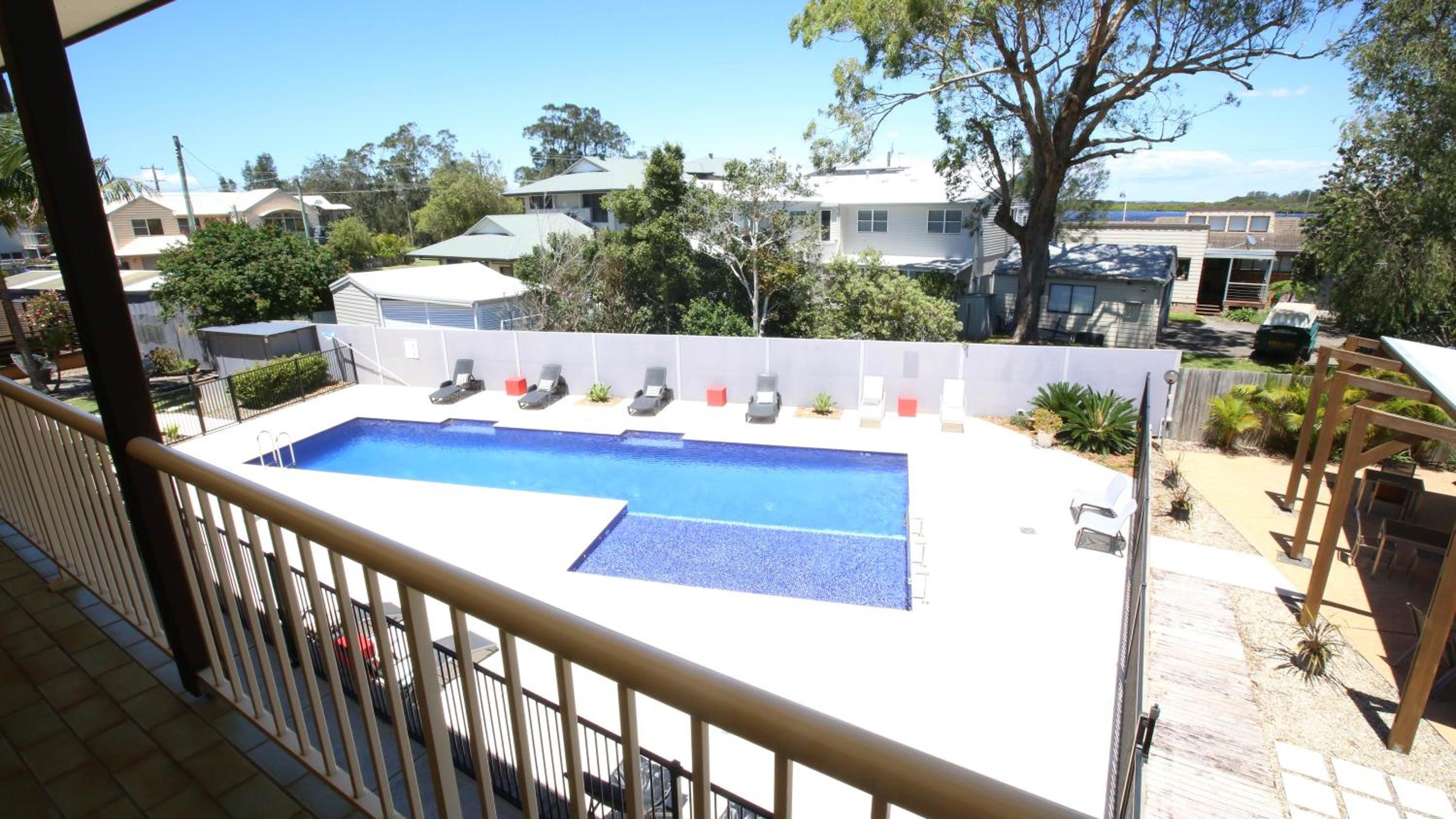 Hawks Nest Motel