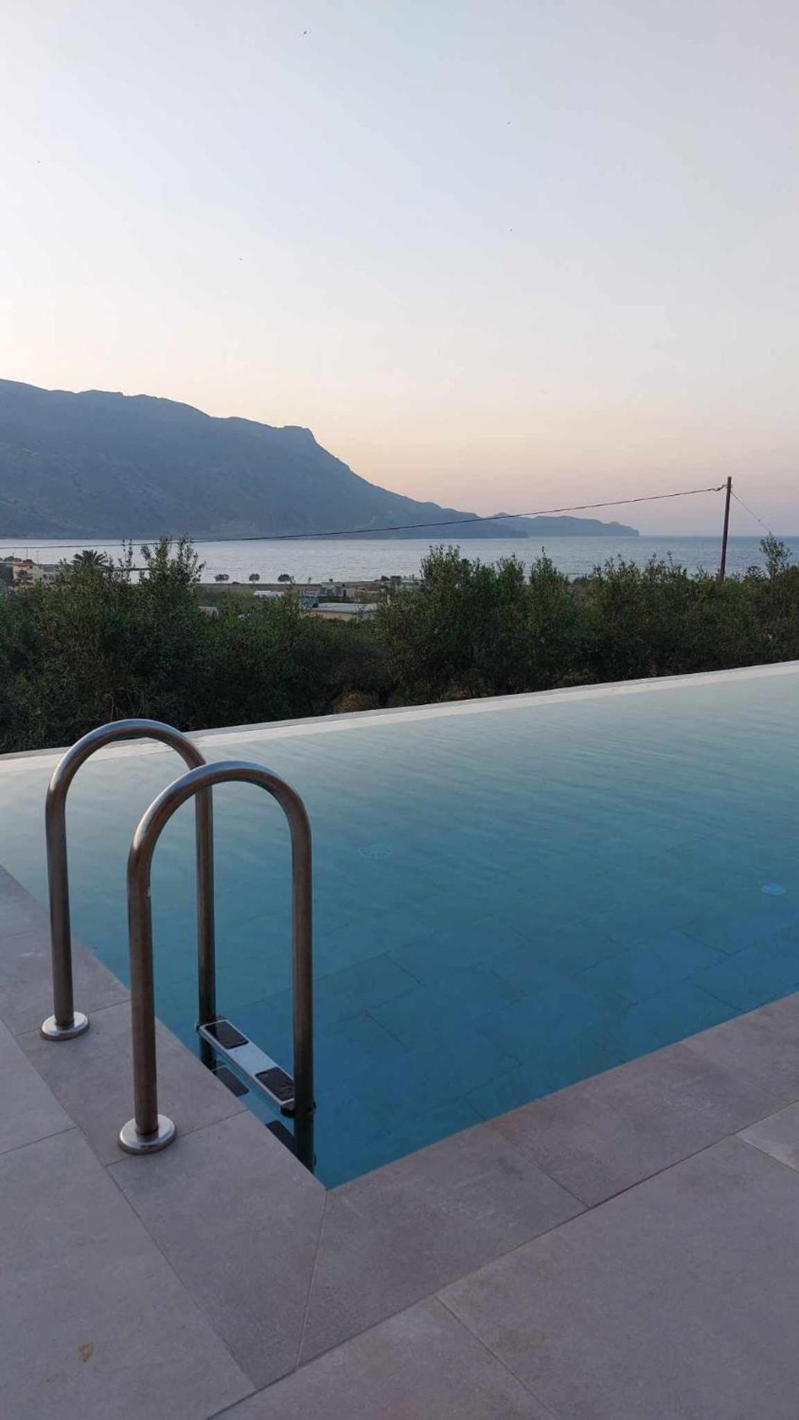 Nusa Retreat - Seaview luxury residences - ideal for groups photo 2