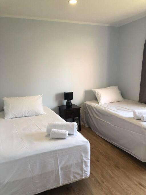 Family-Friendly 5-Bedroom Home Near Uni & Hamilton Gardens - Sleeps 10 view 3