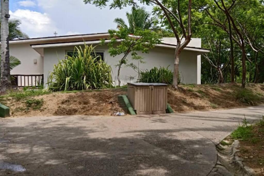 Hotel Comodidad y naturaleza - Image 1