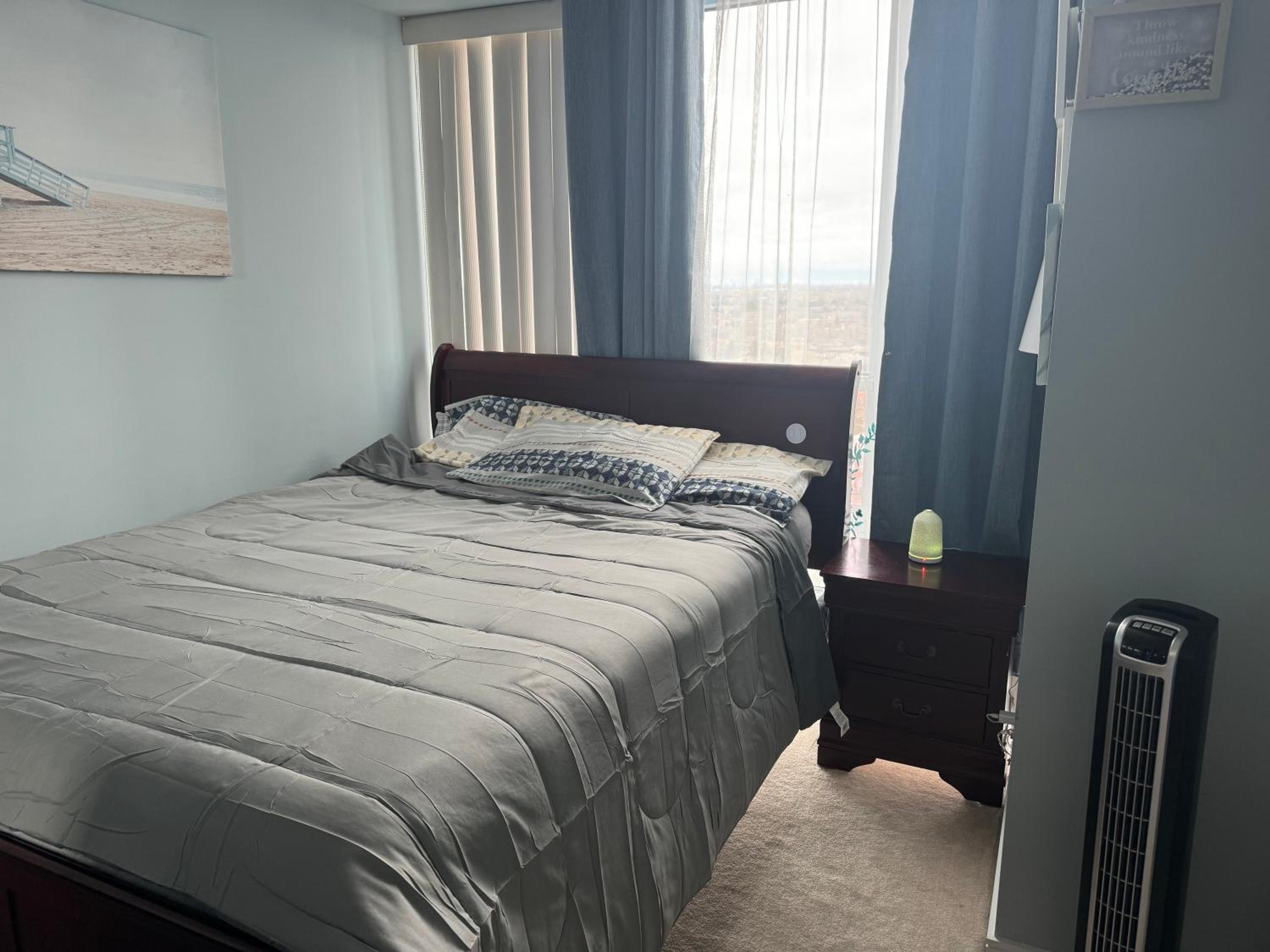 Lovely 1 bedroom Condo Downtown Mississauga Square One