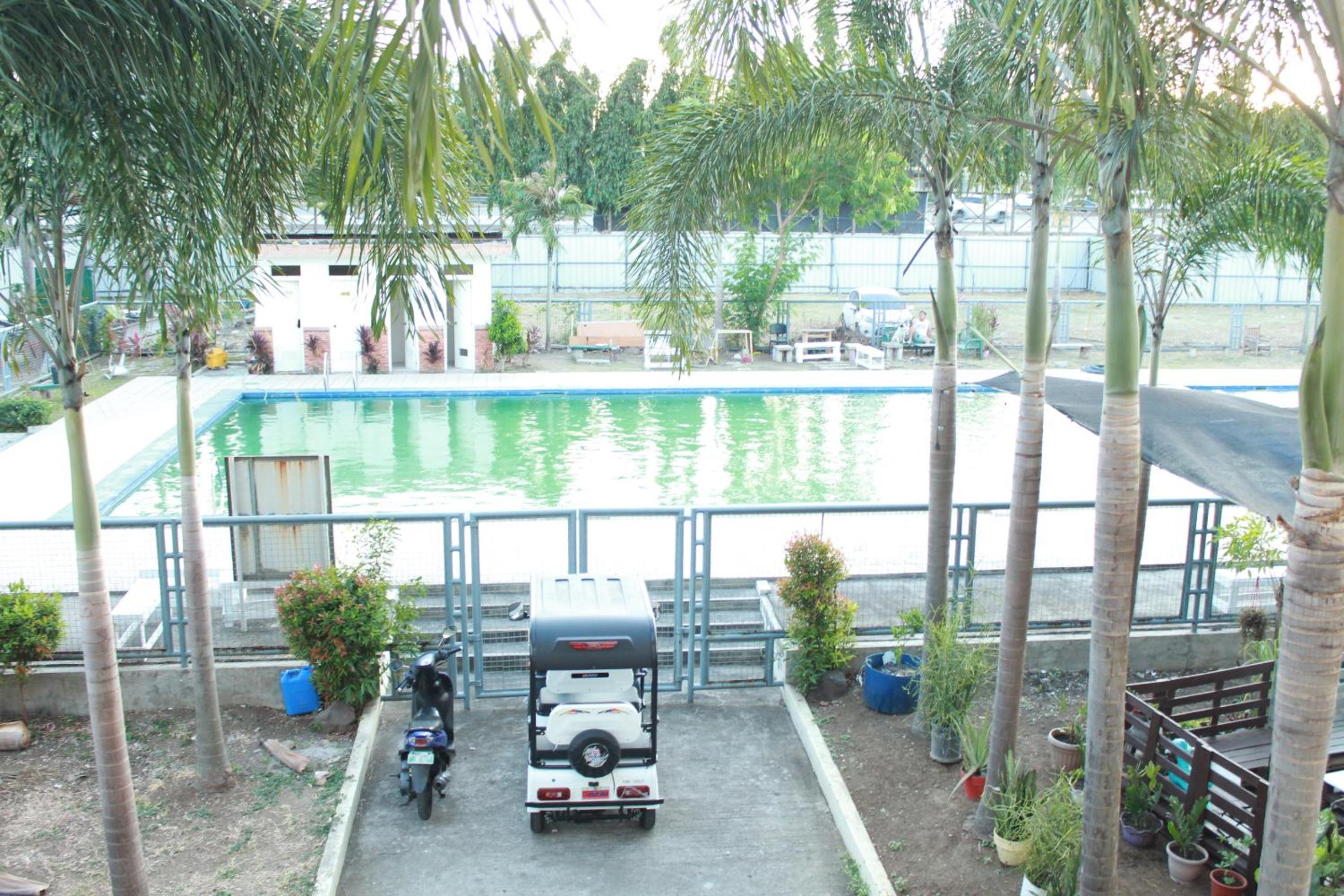 Private Retreat @ Poolfront view 2