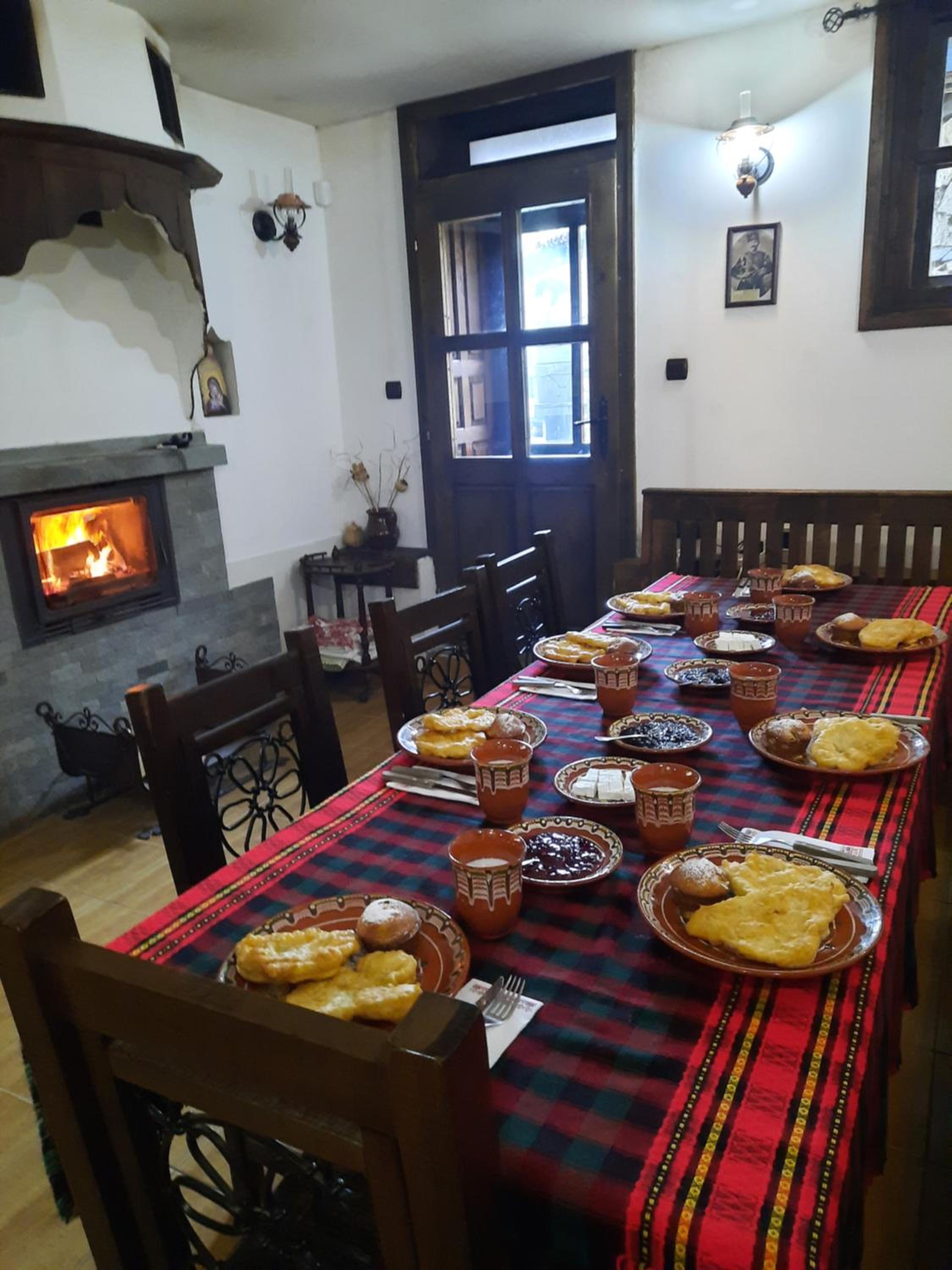 ЧОЛАКОВАТА КЪЩА