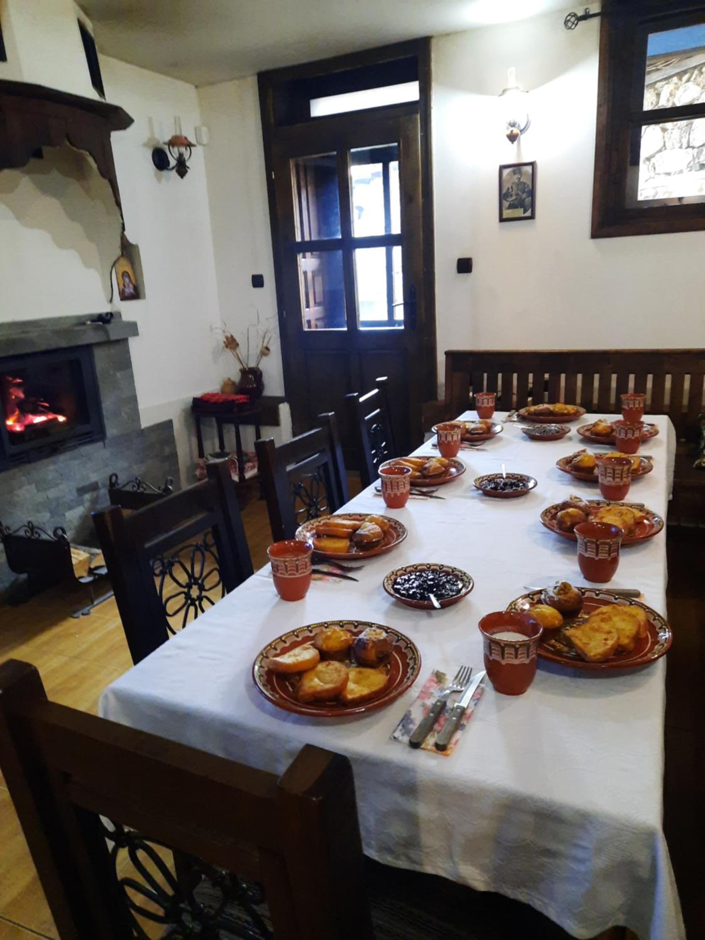 ЧОЛАКОВАТА КЪЩА