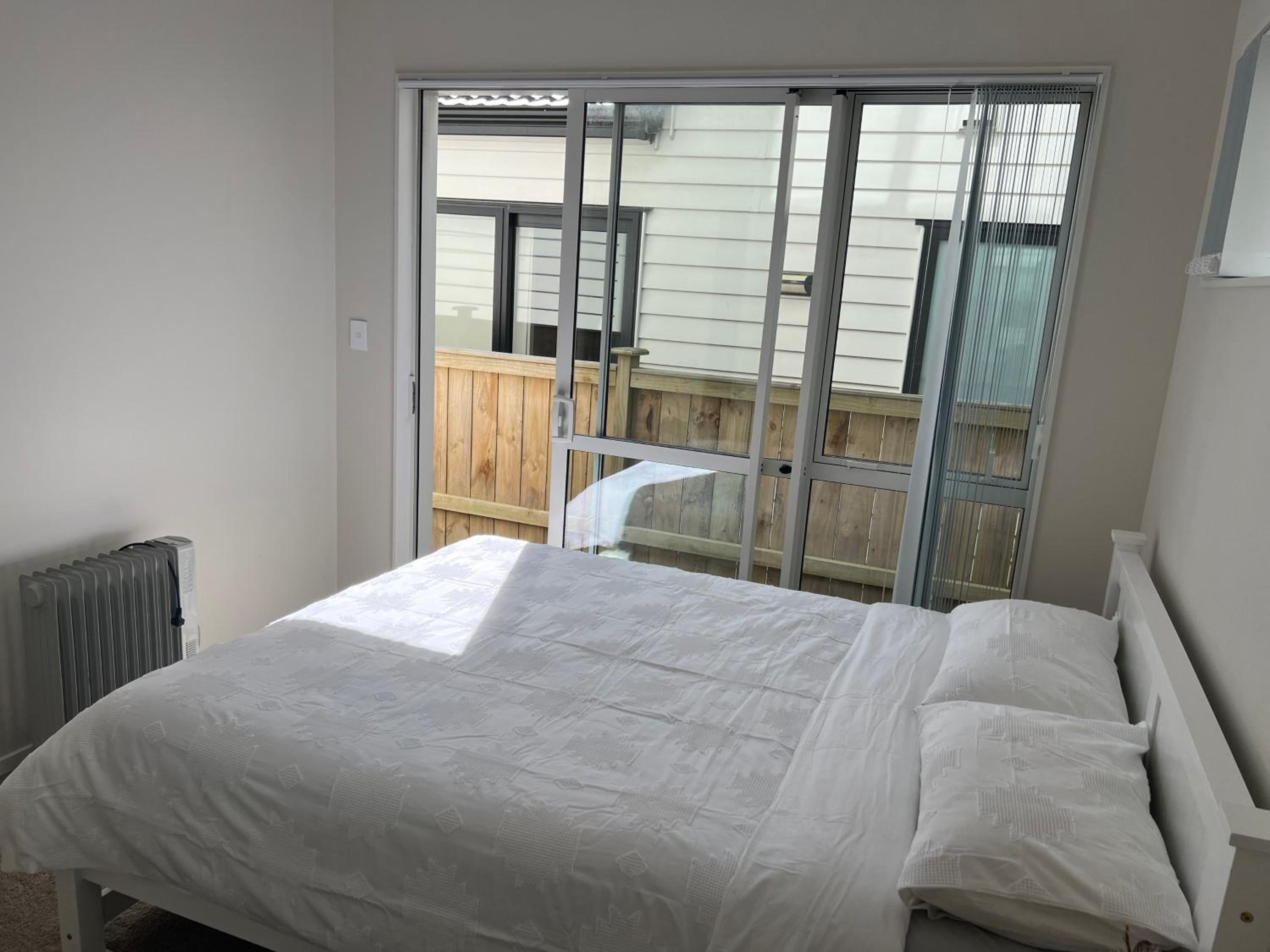 Private Ensuite for singles or couples photo 2