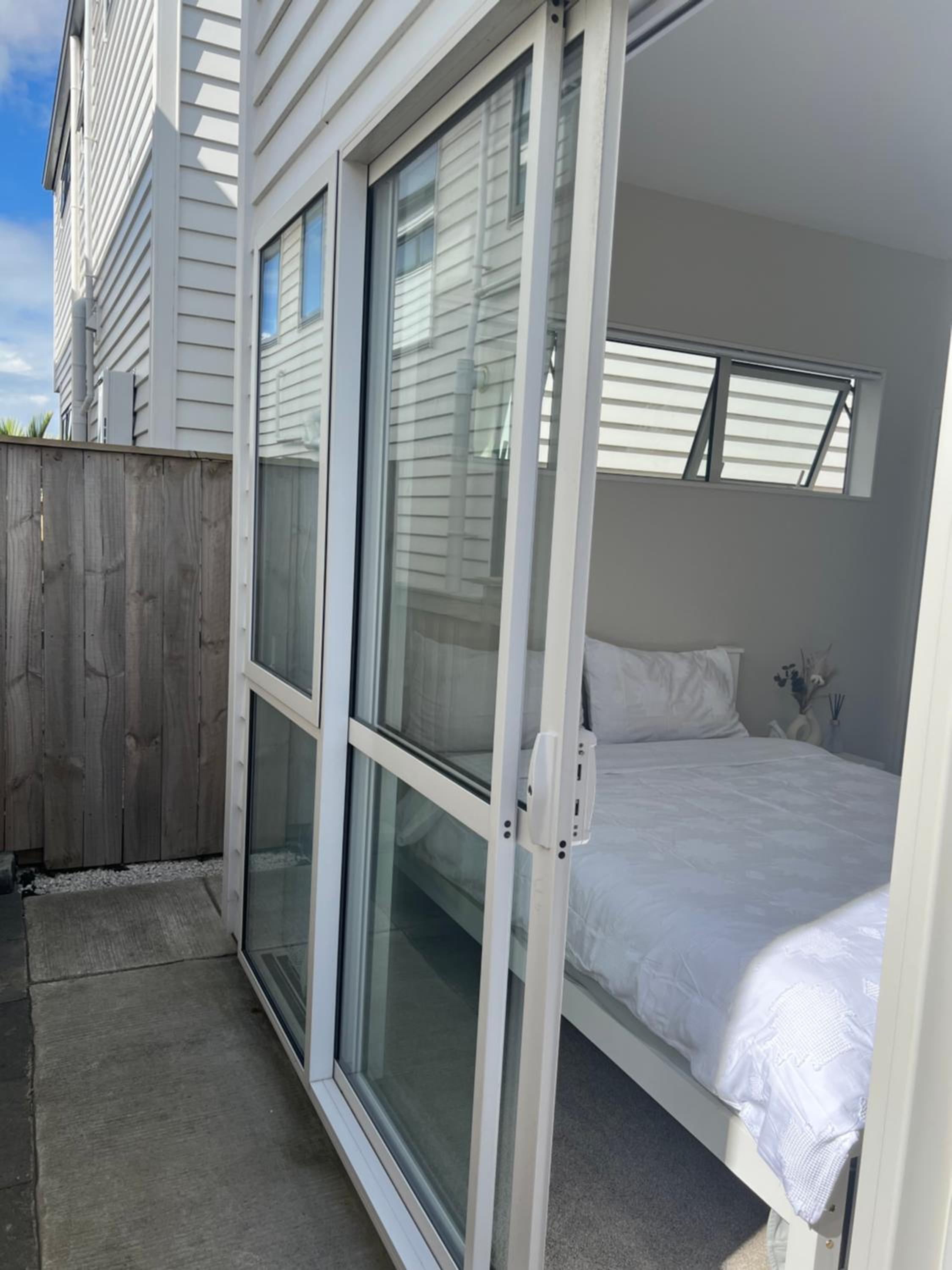 Private Ensuite for singles or couples photo 3