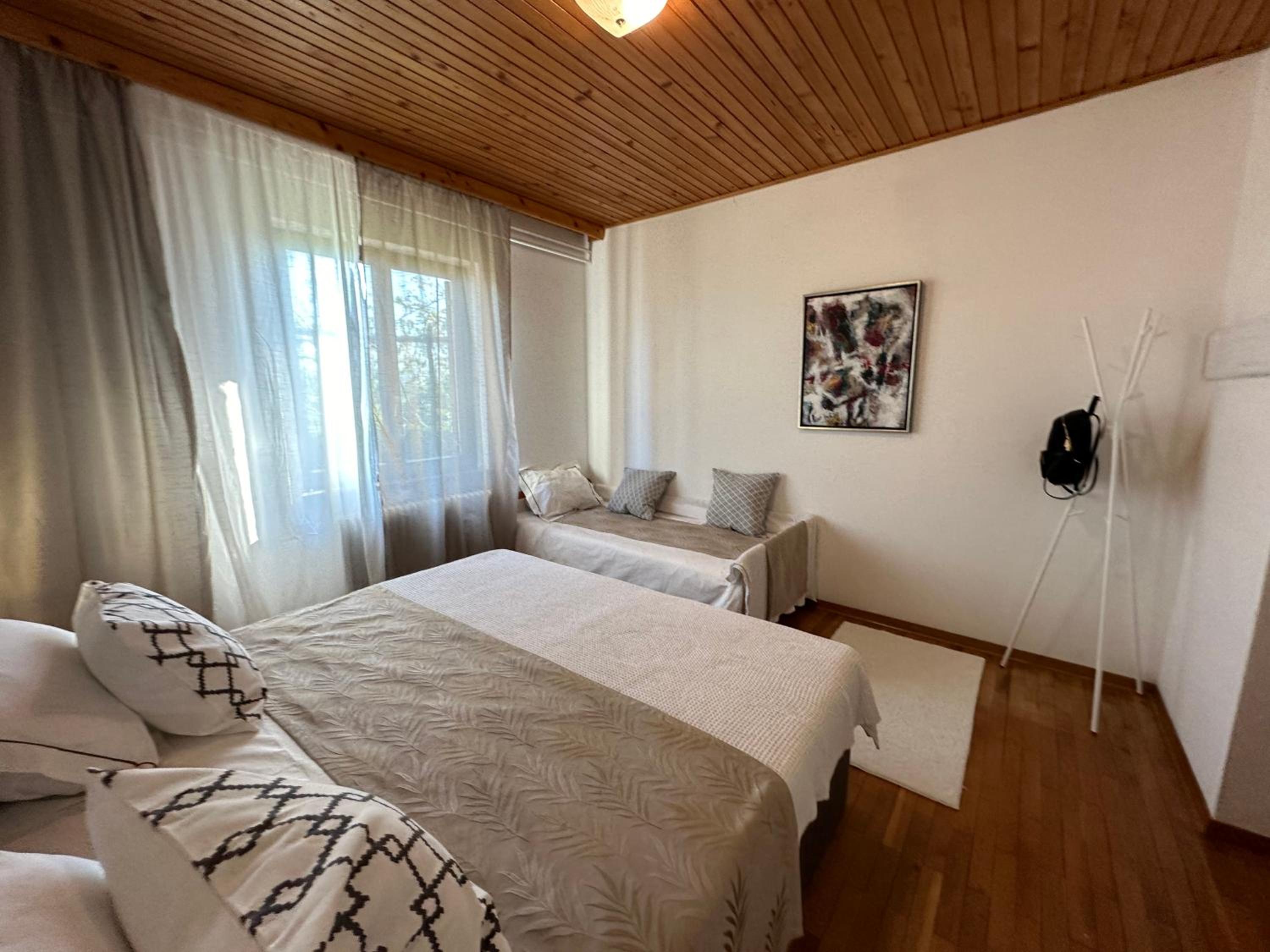 Sunny Hill Apartment
