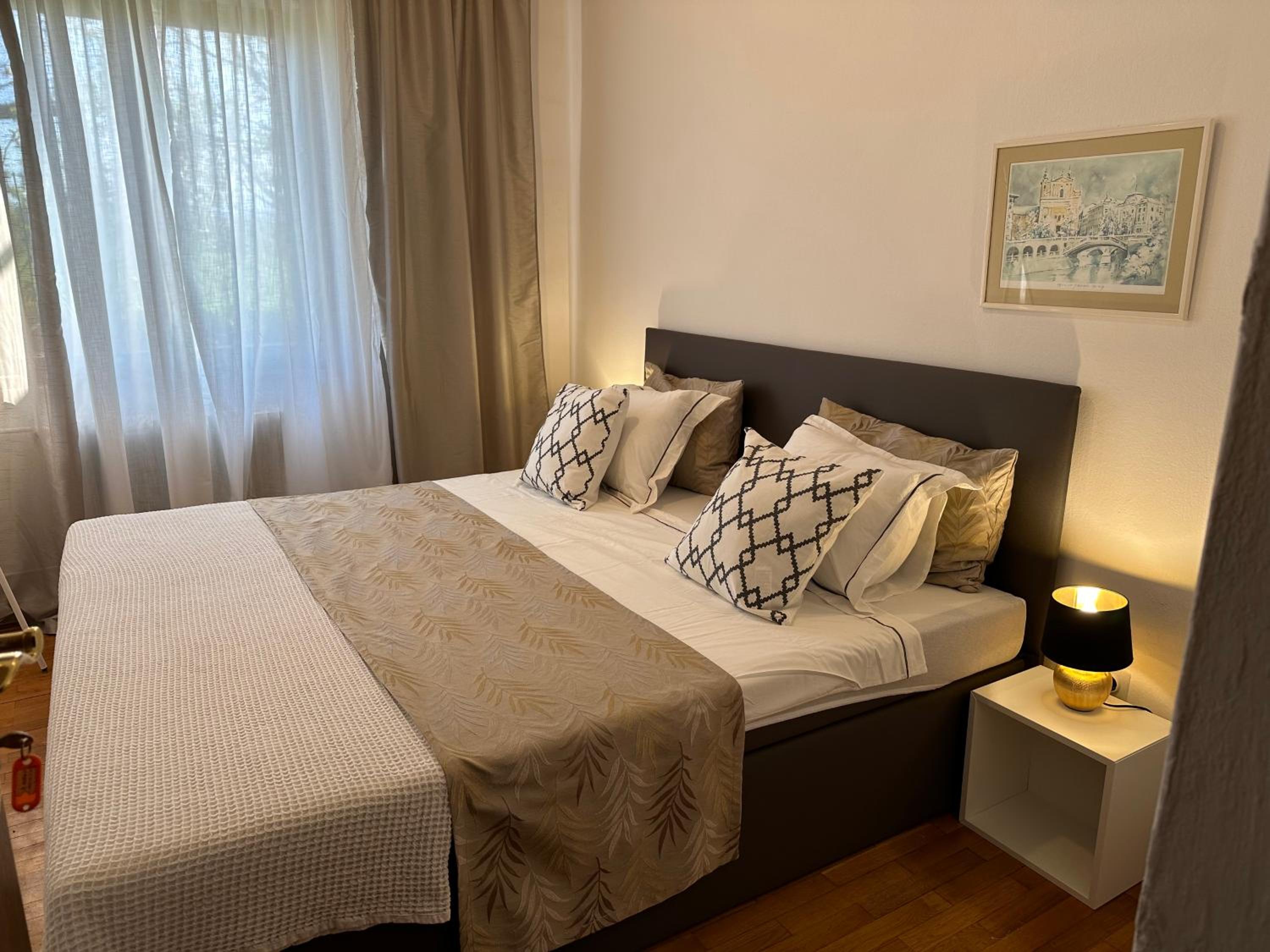 Sunny Hill Apartment