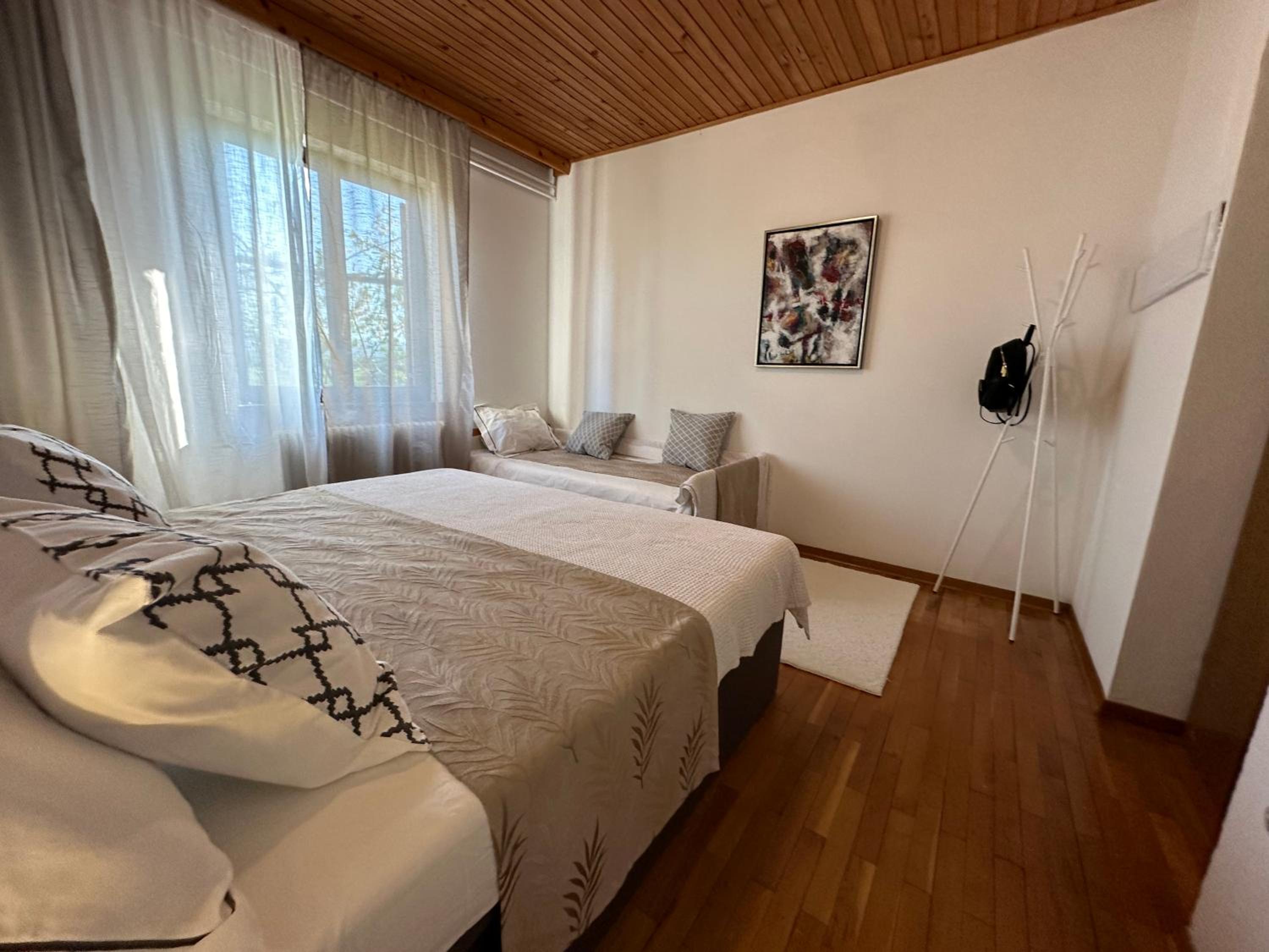 Sunny Hill Apartment