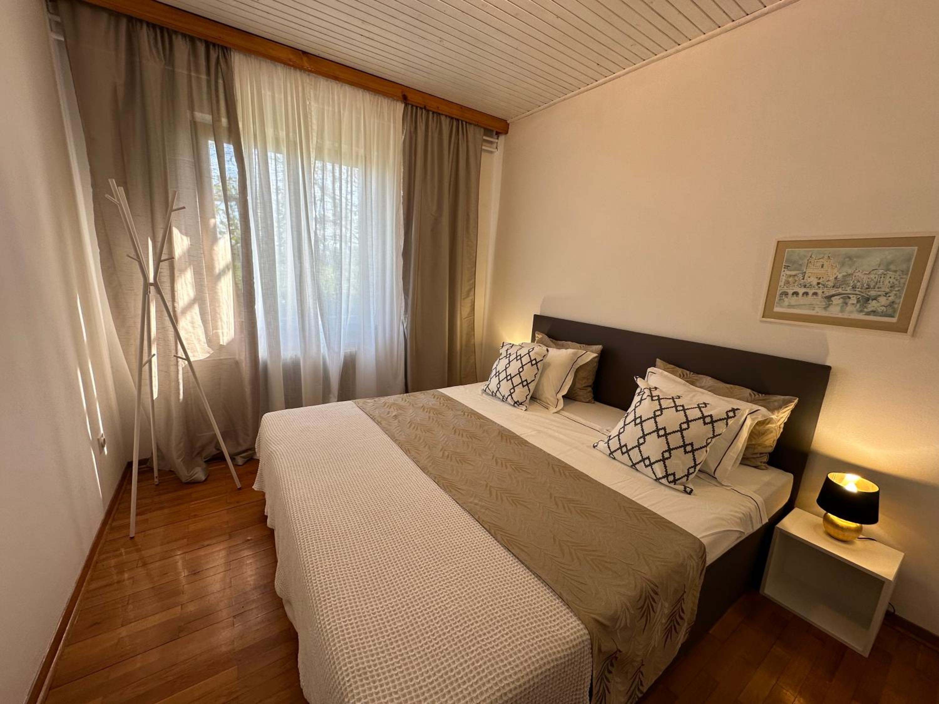 Sunny Hill Apartment