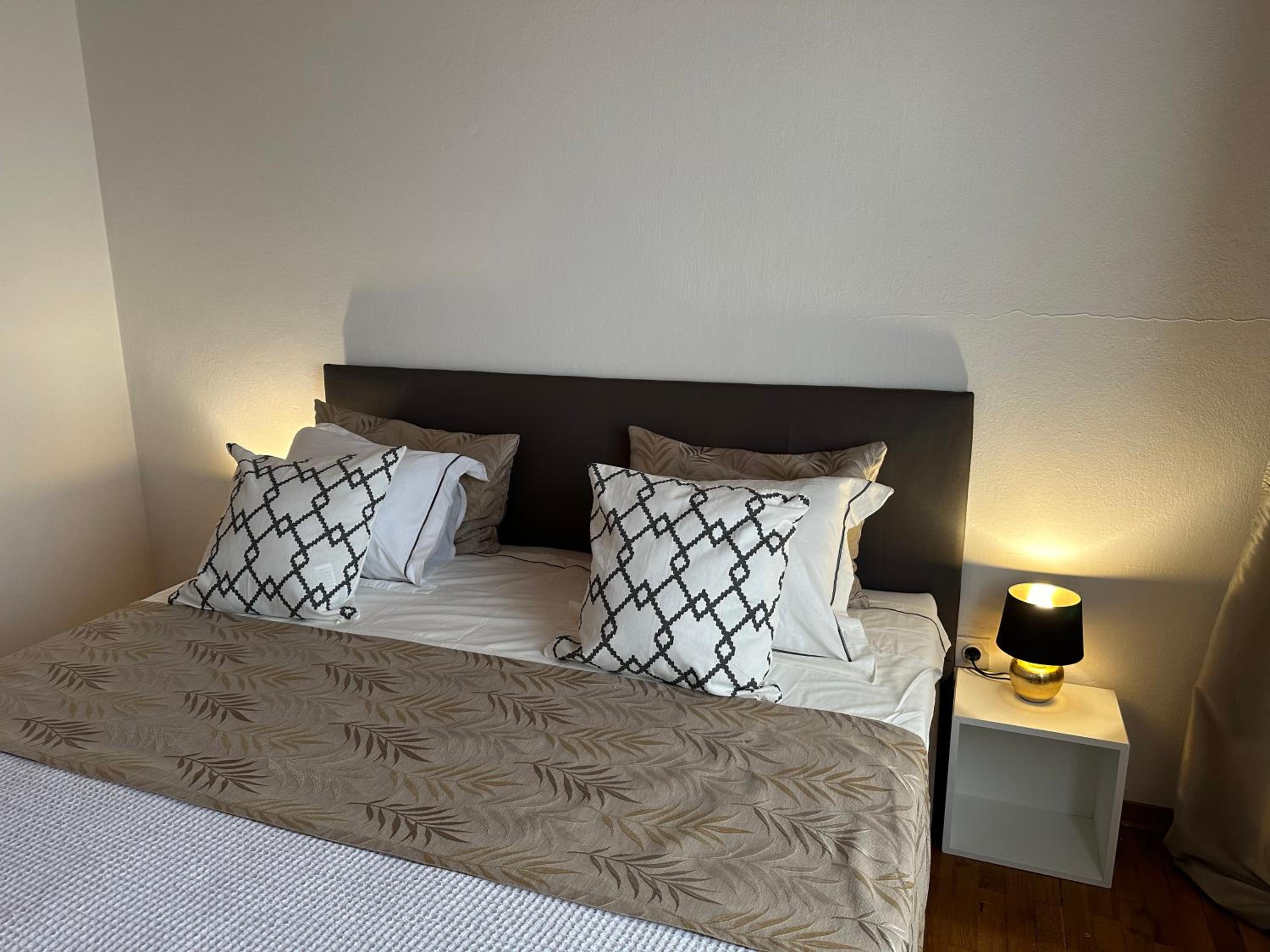 Sunny Hill Apartment