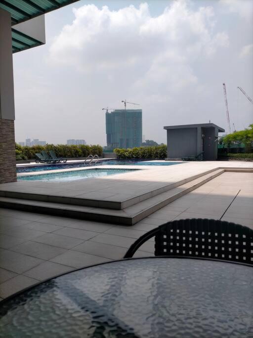 KL2-4pax studio nr KTM&Midvalley