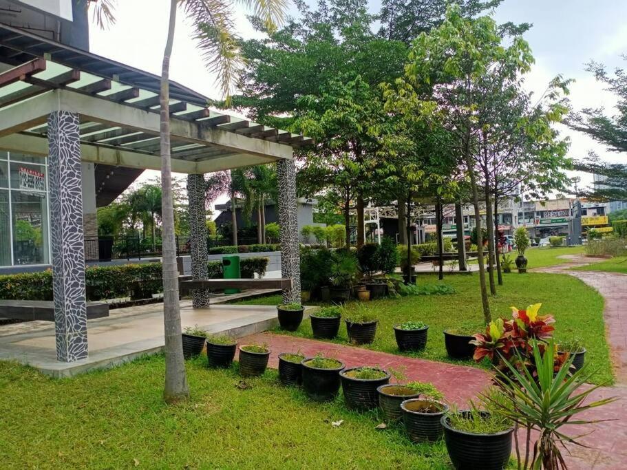 KL2-4pax studio nr KTM&Midvalley