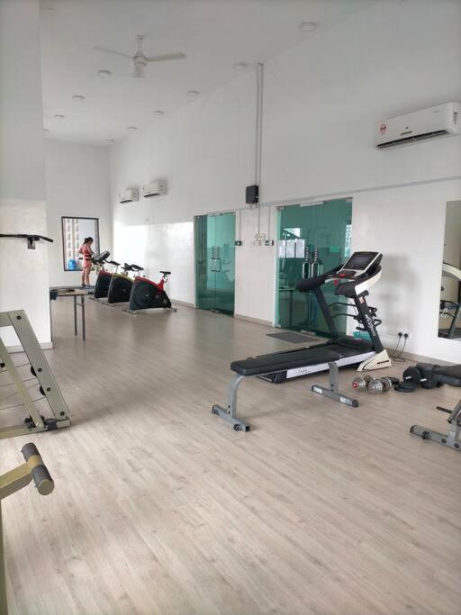 KL2-4pax studio nr KTM&Midvalley