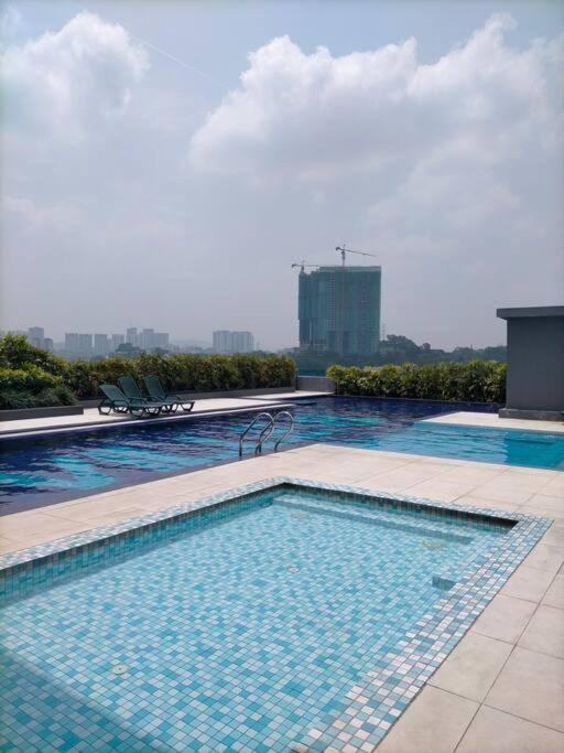 KL2-4pax studio nr KTM&Midvalley