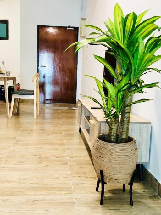 KL2-4pax studio nr KTM&Midvalley