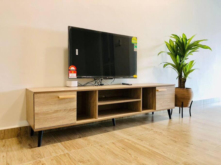 KL2-4pax studio nr KTM&Midvalley
