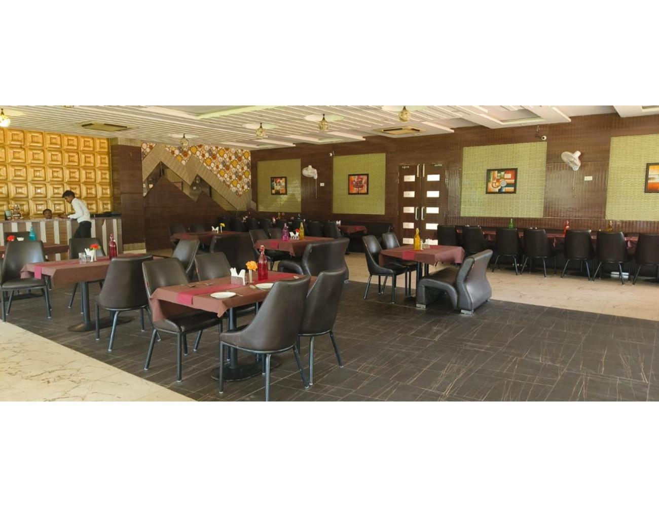 Hotel Shree Jee Bhawan, Sitapur view 2