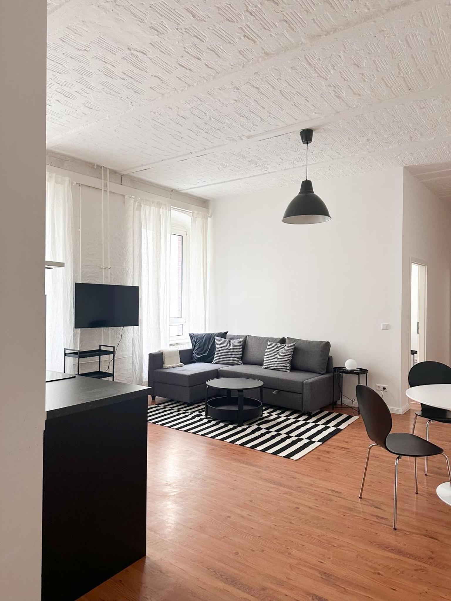 NOOK Design-Apartments mit Küche, Duschbad, neben U-Bahn Station aber ruhig gelegen