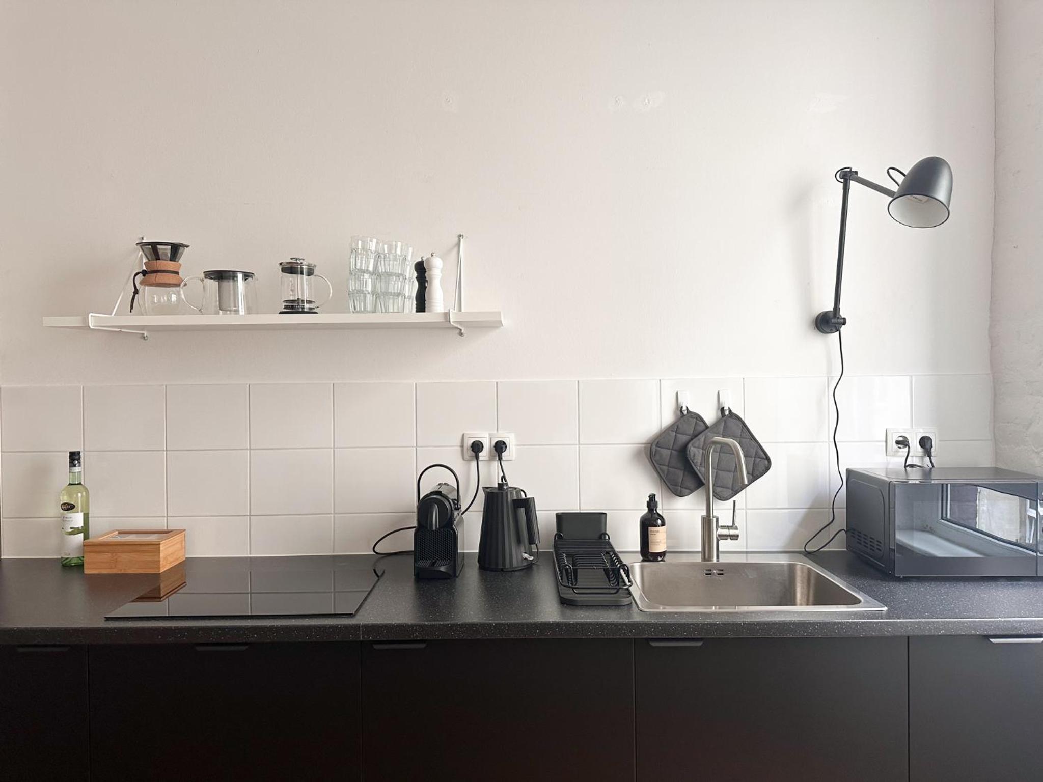 NOOK Design-Apartments mit Küche, Duschbad, neben U-Bahn Station aber ruhig gelegen