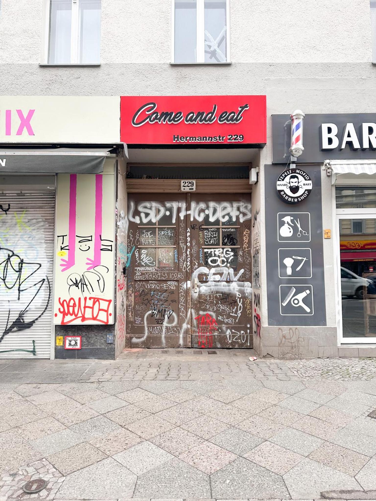 NOOK Design-Apartments mit Küche, Duschbad, neben U-Bahn Station aber ruhig gelegen