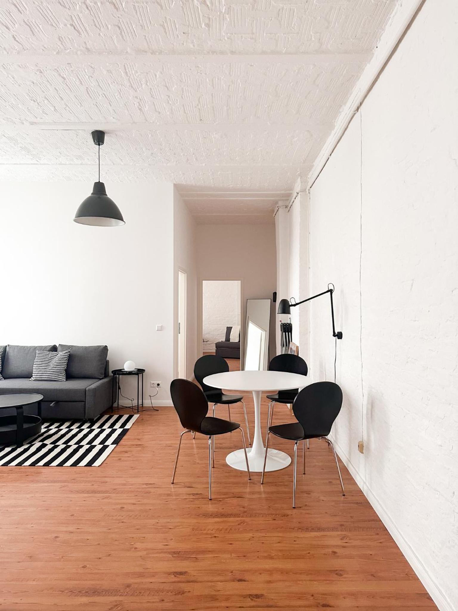 NOOK Design-Apartments mit Küche, Duschbad, neben U-Bahn Station aber ruhig gelegen