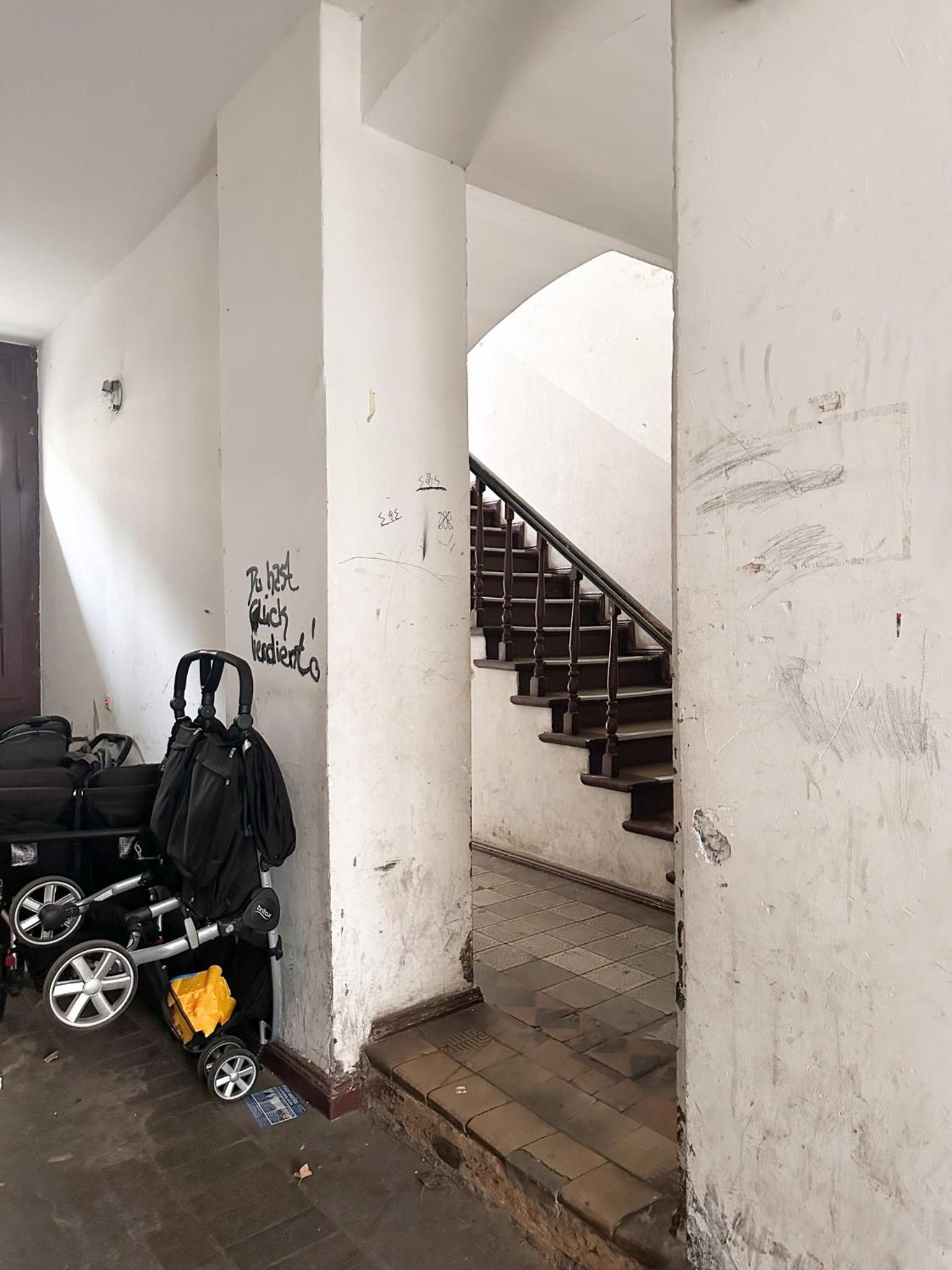 NOOK Design-Apartments mit Küche, Duschbad, neben U-Bahn Station aber ruhig gelegen