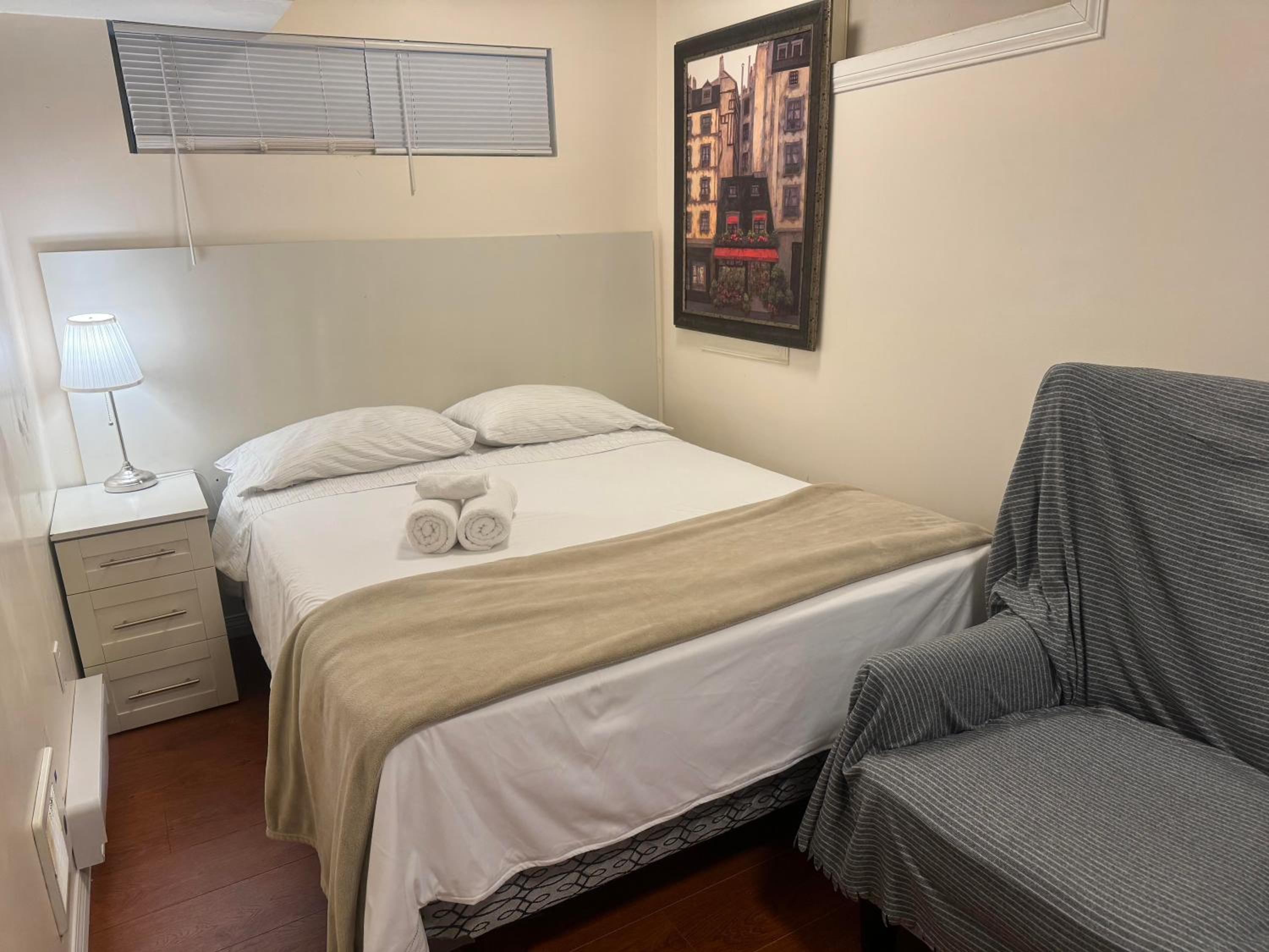 Cozy Guest Home close UBC and Downtown — Vancouver