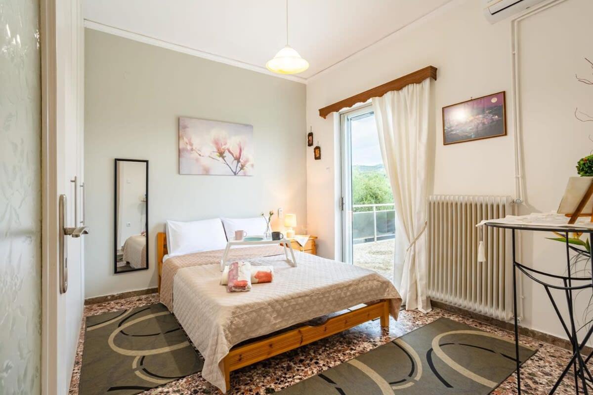 Seaside Family Haven - Avia's Spacious Getaway photo 2