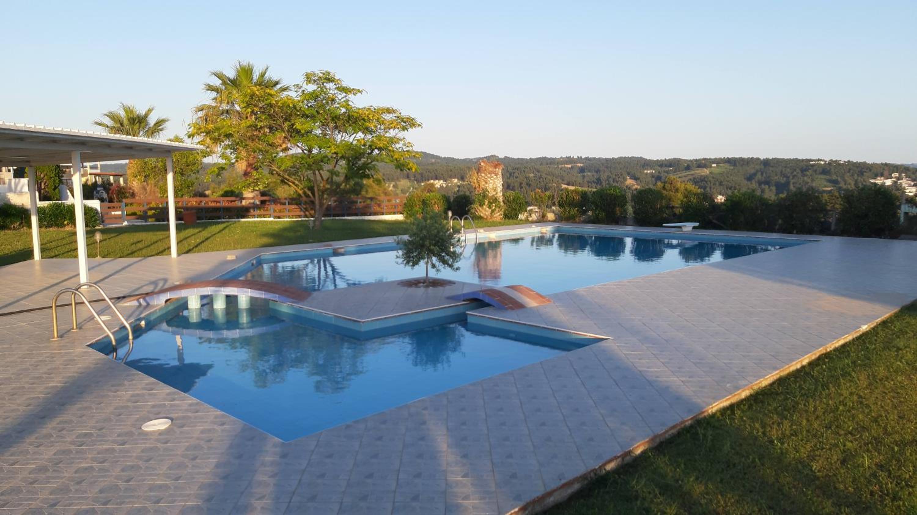 C&C private beach & vista view 4